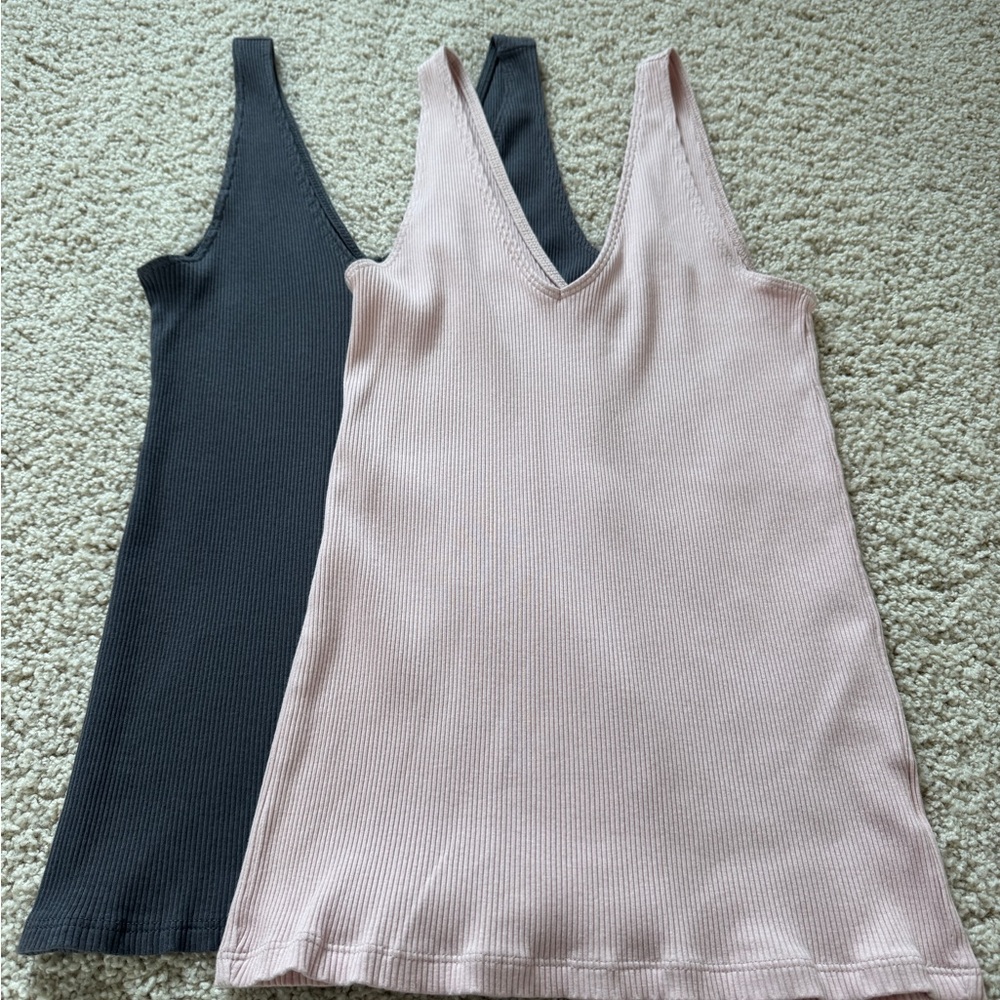 Express Small Women's V-Neck Ribbed Tank Top Pink and Gray lot of 2